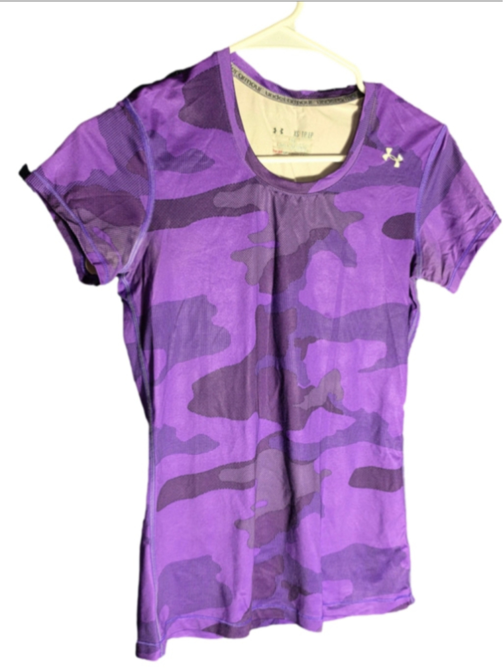 Women's Under Armour HeatGear Short Sleeve Tee XS Purple Camo sports athletic